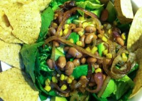 طريقة عمل سلطة الفول و الأفوكادو