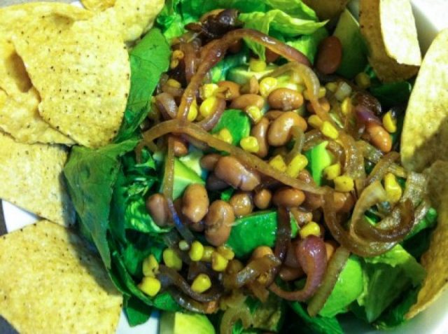 طريقة عمل سلطة الفول و الأفوكادو