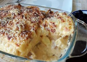 طريقة عمل غراتان الدجاج بالبشاميل والقرنبيط