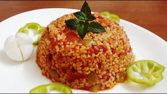 طريقة عمل برغل بالبندورة