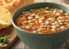 طريقة عمل شوربة اللوبيا