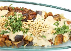 طريقة عمل فتة الباذنجان والبطاطس