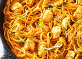 طريقة عمل معكرونة بالدجاج والكاري