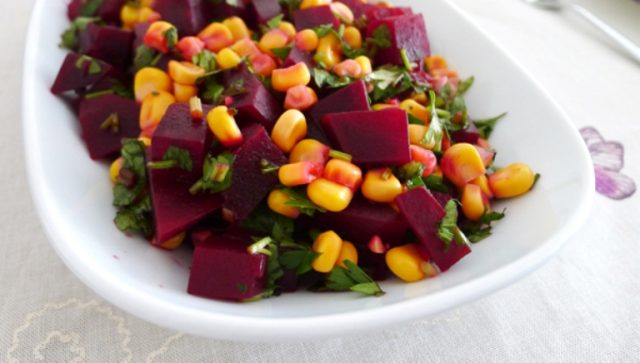 طريقة عمل سلطة البنجر والذرة