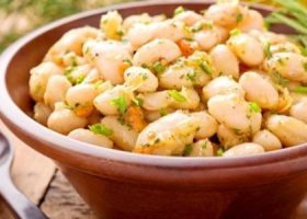 طريقة عمل سلطة الفاصوليا البيضاء