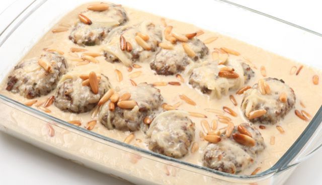 طريقة عمل كرات الكفتة بصلصة الطحينة