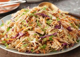 طريقة عمل دجاج صيني مع النودلز