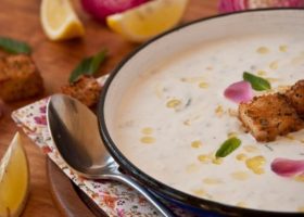 طريقة عمل شوربة اللبن بالارز التركية