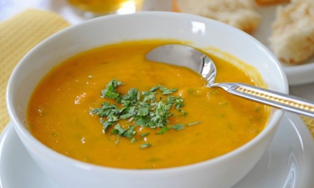 طريقة عمل شوربة العدس الاحمر اللبنانية