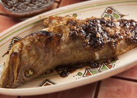 طريقة عمل سمك الهامور بالتمر الهندي