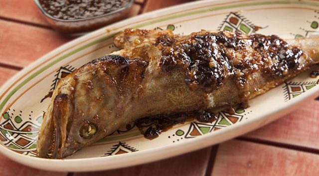 طريقة عمل سمك الهامور بالتمر الهندي