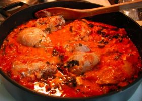 طريقة عمل الدجاج بالصلصة الحمراء