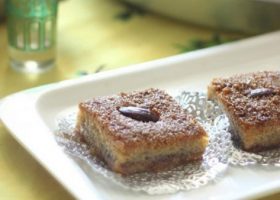 طريقة عمل بسبوسة بالتمر