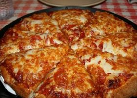 طريقة عمل عجينة البيتزا بدون خميرة