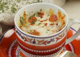 طريقة عمل البيتزا بالكوب