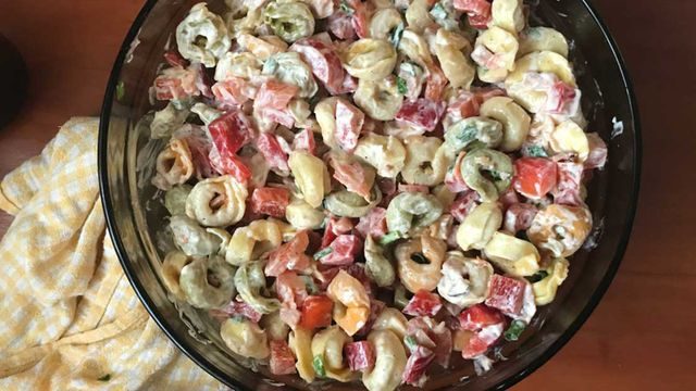 طريقة عمل سلطة المكرونة الملونة بالمايونيز والزيتون