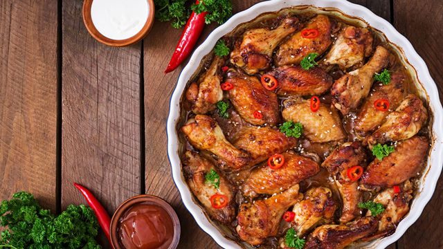 طريقة عمل صوص اجنحة الدجاج الحارة