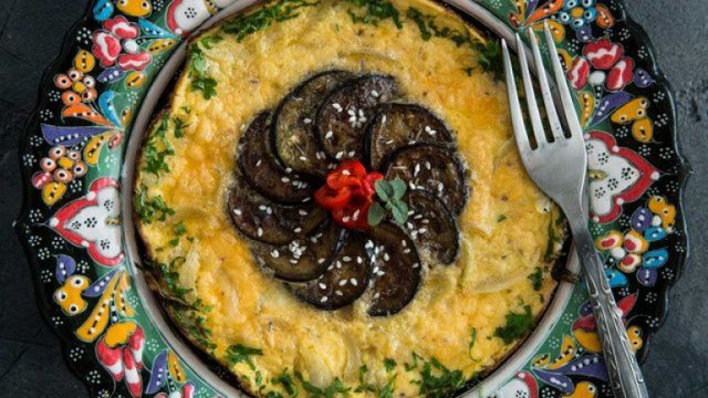 طريقة عمل عجة الباذنجان بالفرن