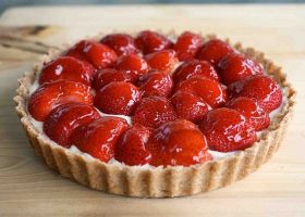 طريقة عمل تارت البسكوت بالفراولة