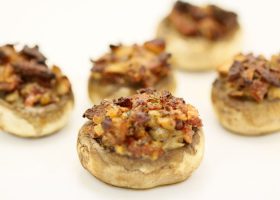 طريقة عمل الفطر المحشي باللحم المفروم