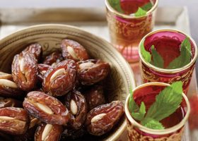 طريقة عمل التمر المحشو باللوز