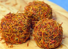 طريقة عمل حلى القهوة بالزعفران