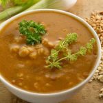 طريقة عمل شوربة الفريكة بالدجاج والجزر