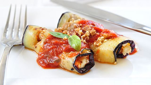 طريقة عمل لفائف الباذنجان بالجبن