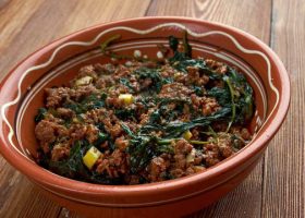 طريقة عمل السبانخ باللحم المفروم السوري