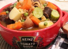 طريقة عمل شوربة الخضار بالسجق والمعكرونة