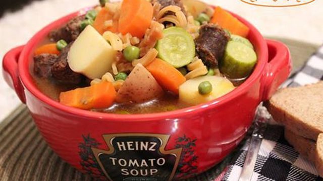 طريقة عمل شوربة الخضار بالسجق والمعكرونة