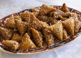 طريقة عمل بريوات باللوز والعسل