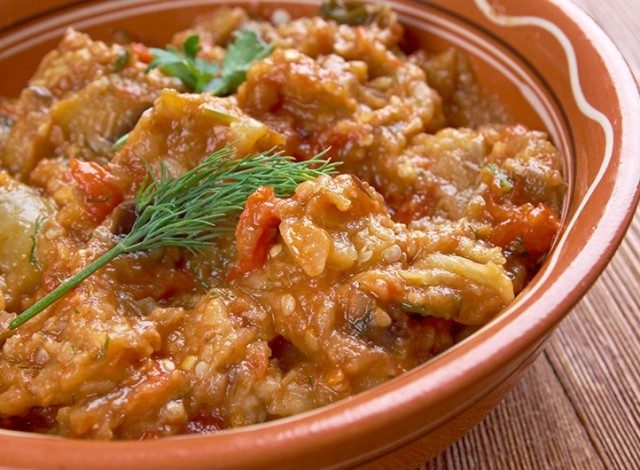 طريق عمل باذنجان مشوي بالطماطم