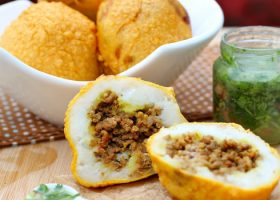 طريقة عمل كرات البطاطس المحشية