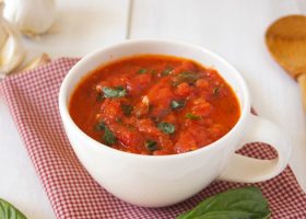 طريقة عمل صلصة المكرونة بطريقه جديدة