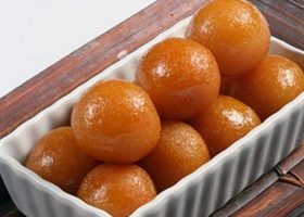 طريقة عمل لقيمات بالزبادي