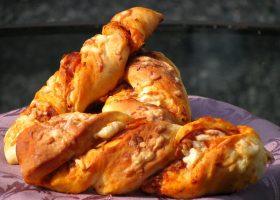 طريقة عمل اصابع البيتزا