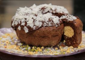 طريقة عمل كيكة الشكولاته بكرات جوز الهند