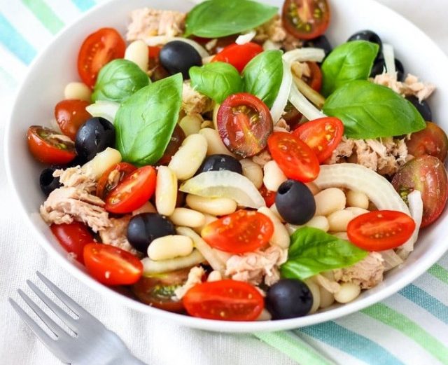 طريقة عمل سلطة الفاصوليا البيضاء بالتونة