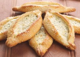 طريقة عمل الفطائر التركية بالجبنة