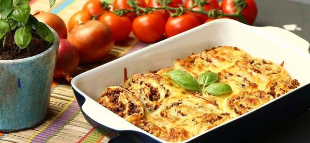 طريقة عمل رول اللحم المفروم بالجبن