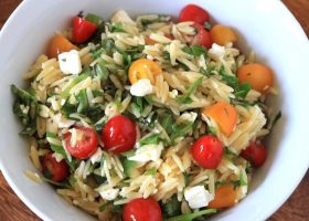 طريقة عمل سلطة لسان العصفور بدبس الرمان