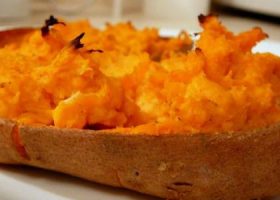 طريقة عمل بطاطا حلوة مشوية بالفرن