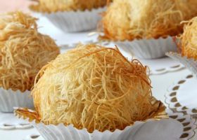 طريقة عمل كرات الكنافة بالجبن والفستق الحلبي