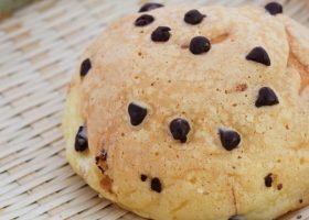 طريقة عمل خبز بالشكولاتة