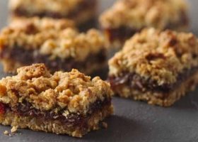 طريقة عمل حلى الشوفان بالتمر