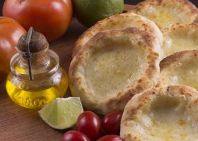 طريقة عمل مناقيش جبنة جودا