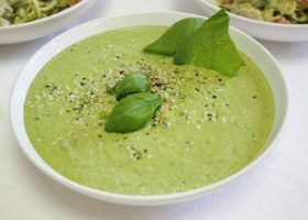 طريقة عمل شوربة الكوسا والبطاطس