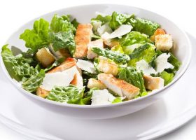 طريقة عمل سلطة القيصر