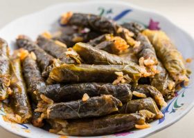 طريقة عمل صوص ورق العنب